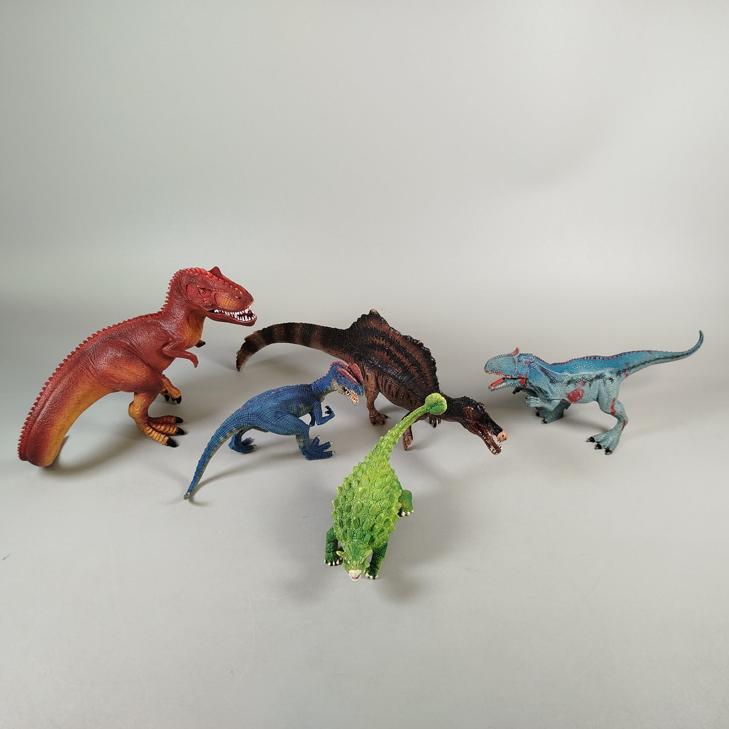Schleich Dinosaurier Set von 5 Figuren – Carnotaurus, Spinosaurus, Allosaurus