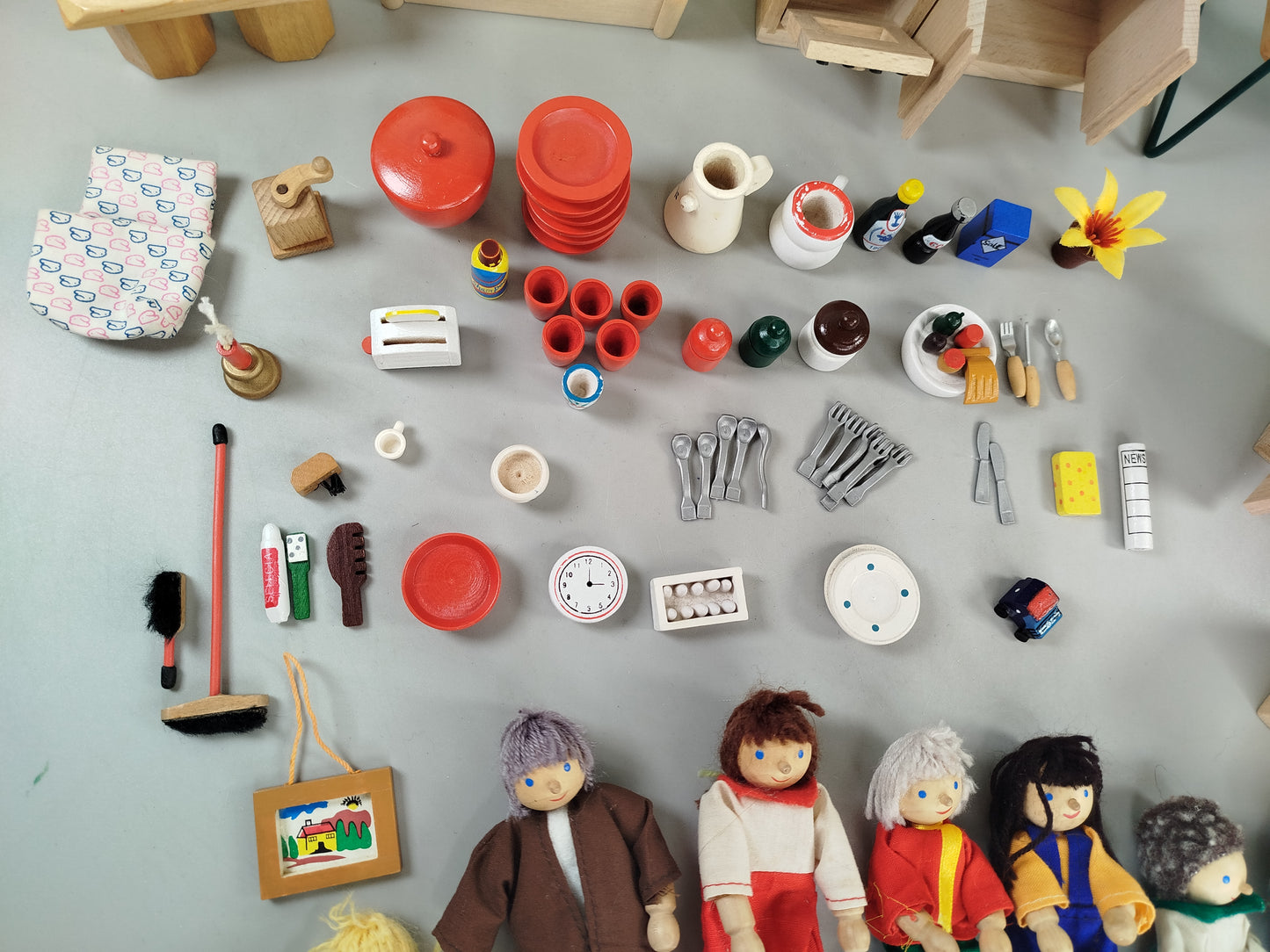 Holz Puppenhaus Spielset – Mit Möbel & Zubehör, sehr guter Zustand