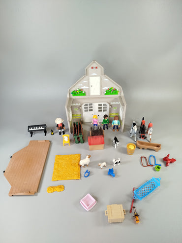 Playmobil Bundle – Spirit Pferdestall 70118, Freizeitpark, Wildtiere
