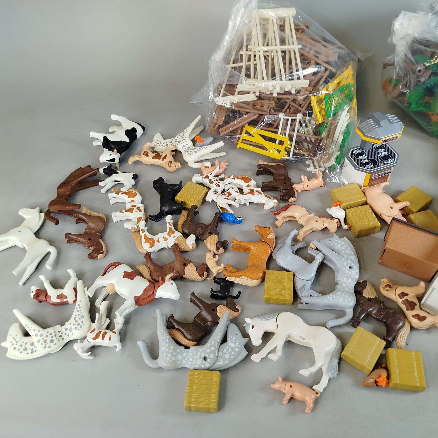 Konvolut Playmobil Farm & Tierarzt Tiere ca. 1,8 kg