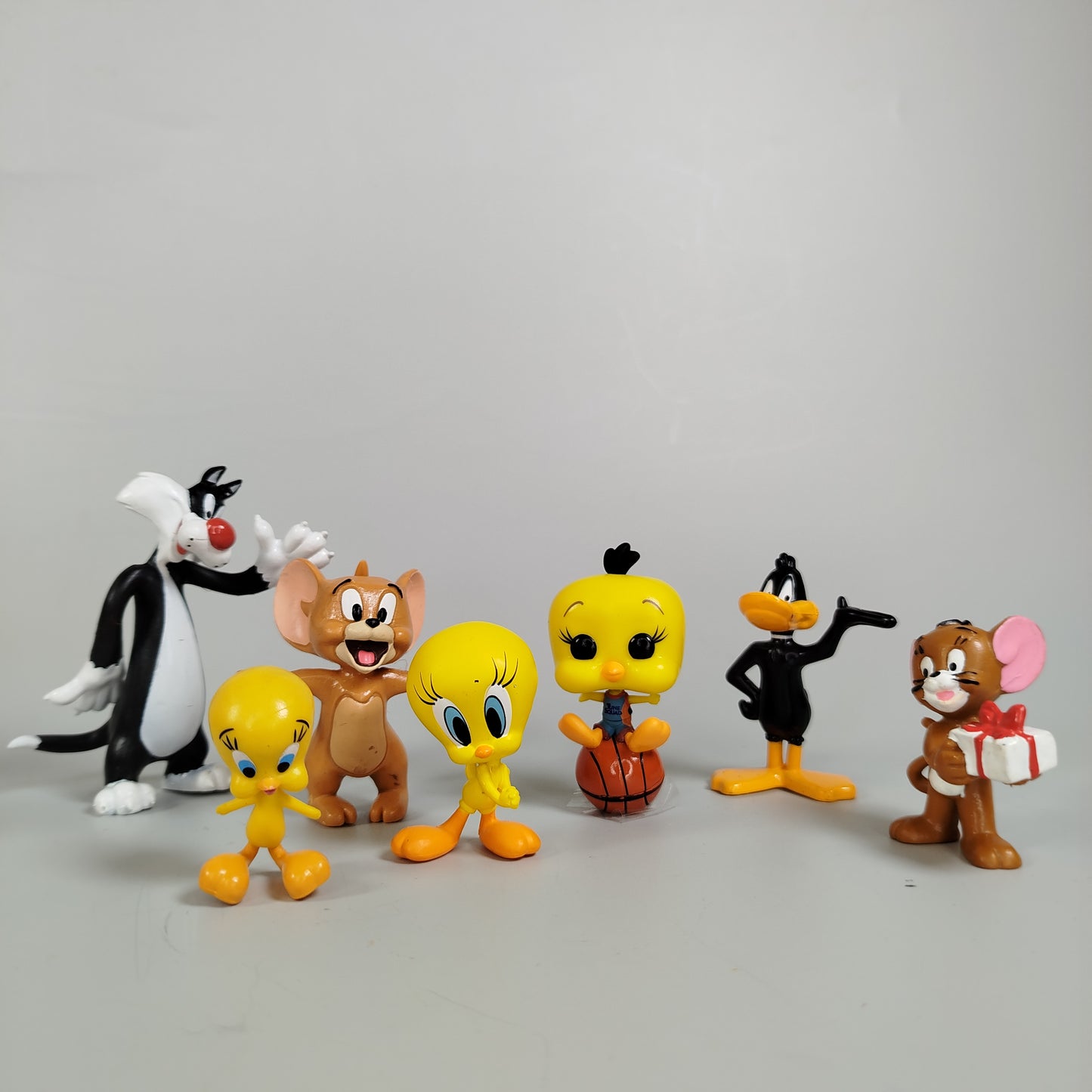 Diverse Cartoon-Figuren-Set (12 Stück) – Looney Tunes und Tom & Jerry