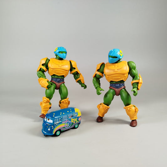 Mattel Masters of the Universe Actionfiguren Set mit Fahrzeug