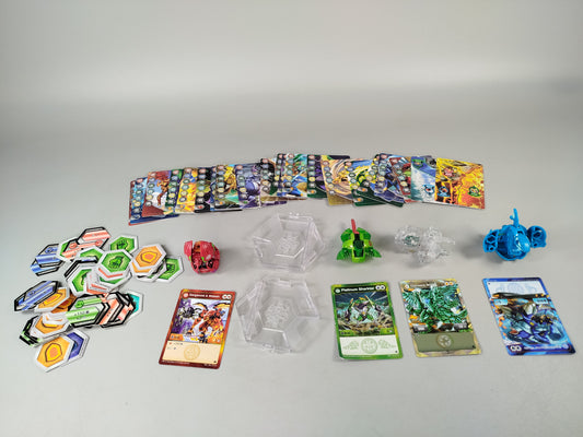 Bakugan Spieleset – Set von 4 Figuren mit Karten & Plättchen