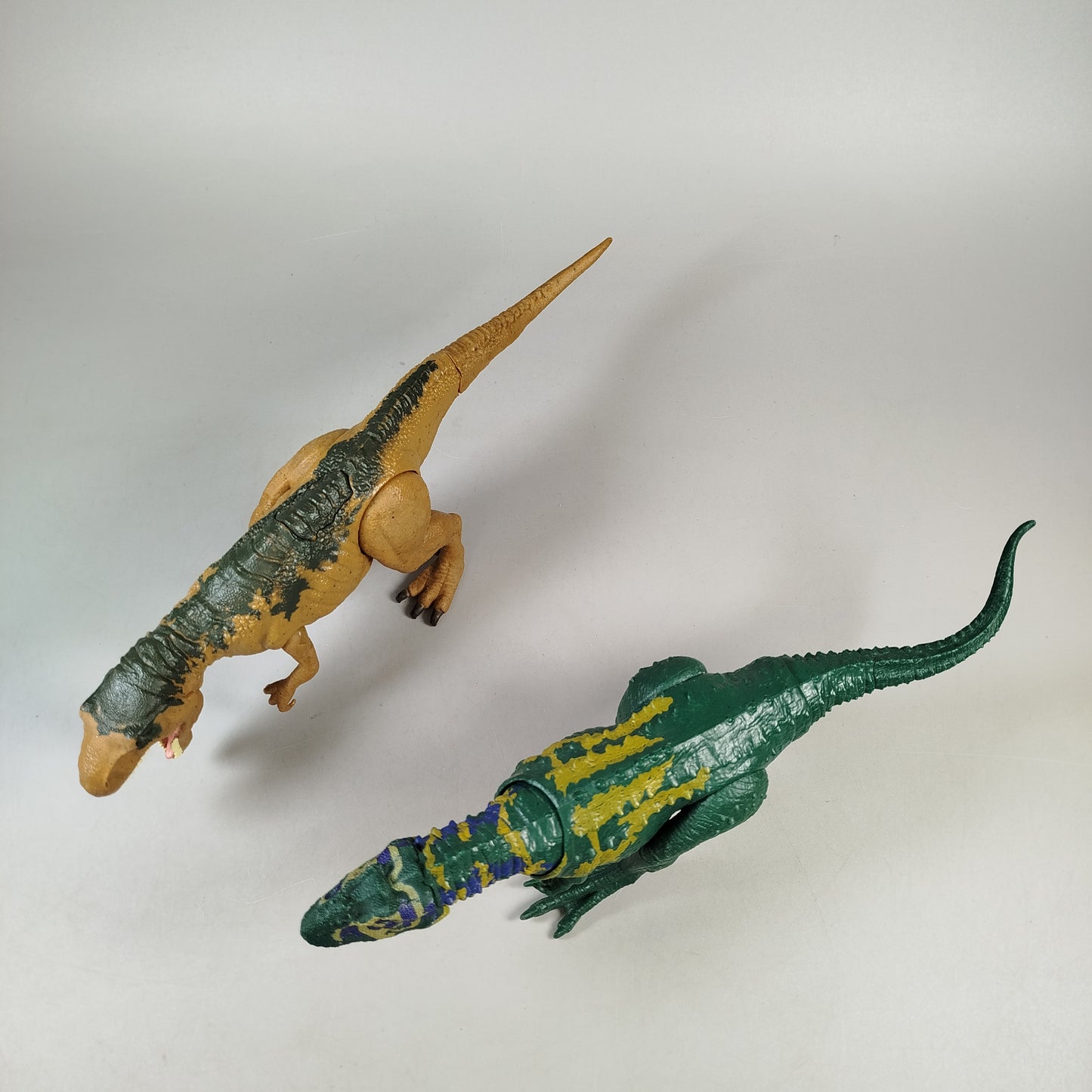 Mattel Jurassic World Set von 2 Dinosaurier Actionfiguren