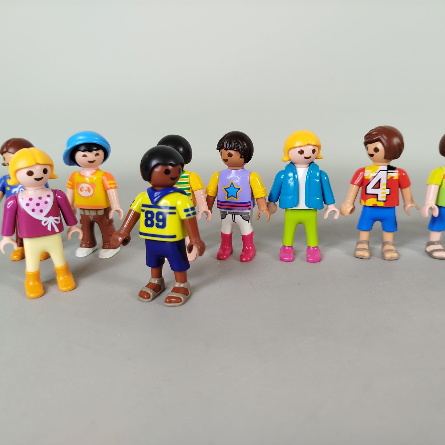 Playmobil Set von 22 Kinderfiguren – bunte Minifiguren für Rollenspiele