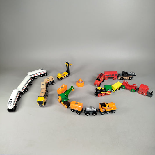 BRIO Bundle Holzeisenbahn Züge & Waggons