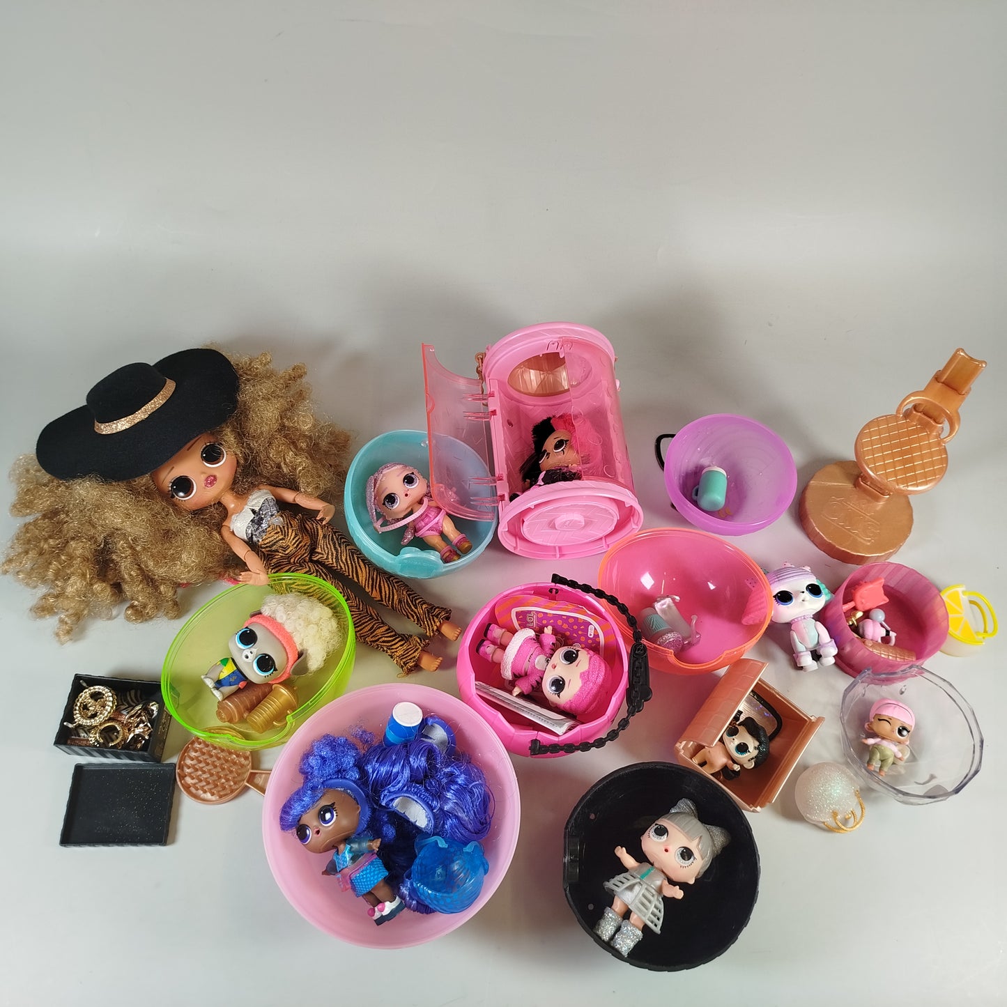 LOL Surprise Puppen-Set mit O.M.G. Modepuppe und Zubehör