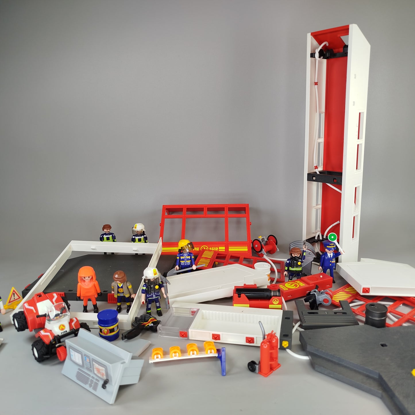 Playmobil Feuerwehrstation 4512 – Set mit Figuren & Fahrzeugen, ca. 1,3 kg