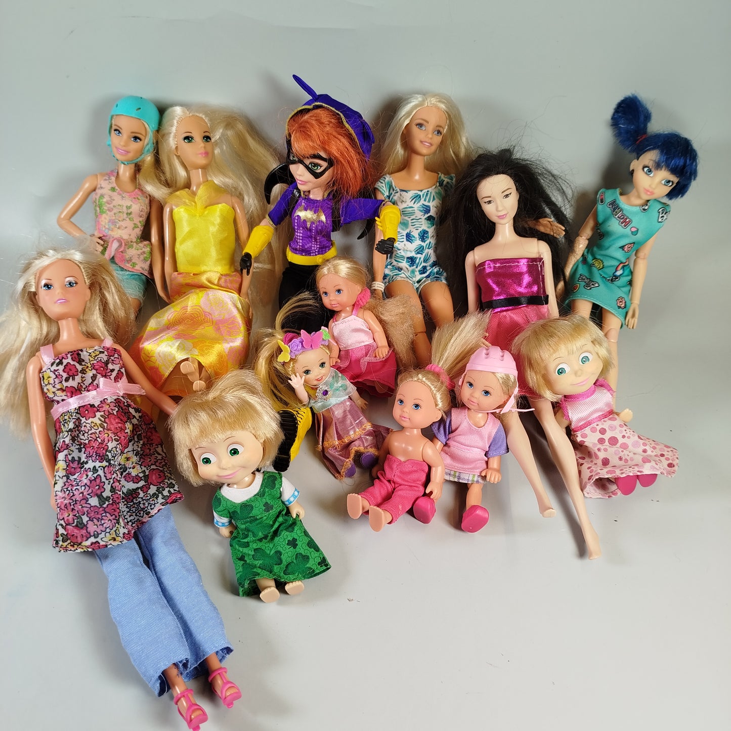 Große Puppen-Spielwelt – Puppen, Zubehör & Möbel