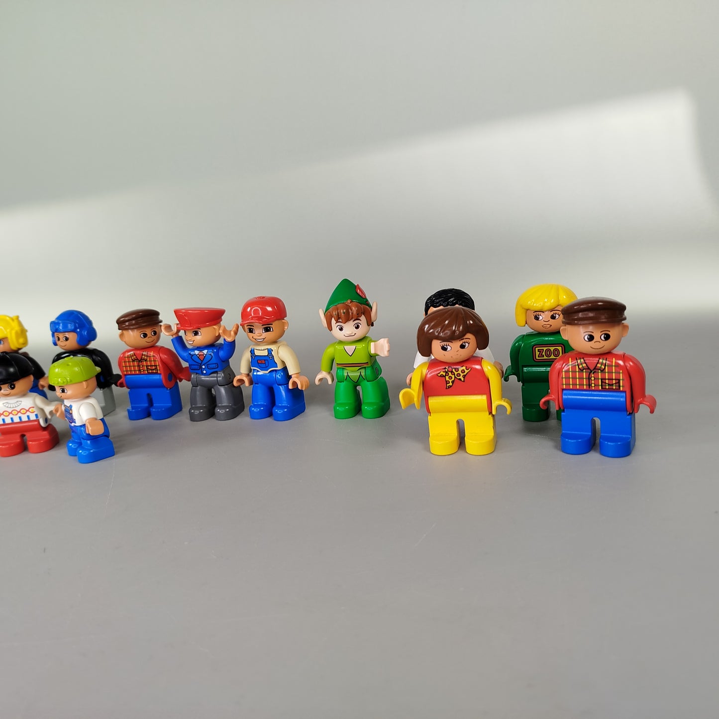 LEGO Duplo Figuren Set von 20 – vielseitige Charaktere, gut erhalten