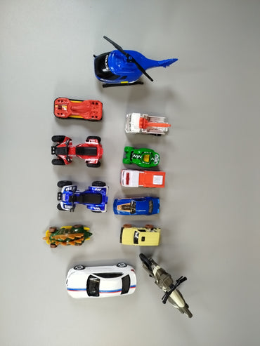 Fahrzeugset - Autos Motorrad Hubschrauber - 12-teilig
