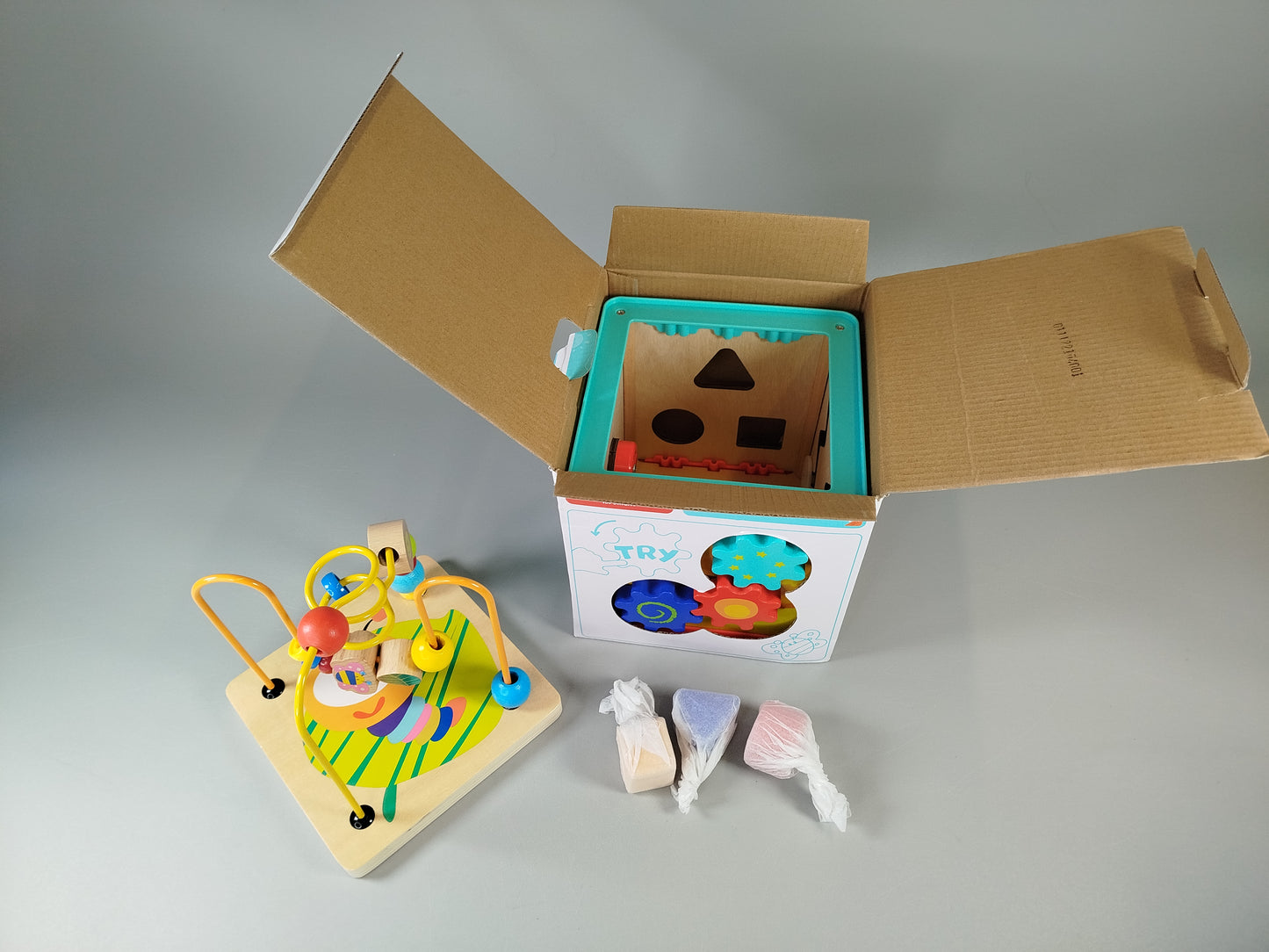 Babyspielzeug Set – Zug, Motorikwürfel, Klopfspiel, Auto