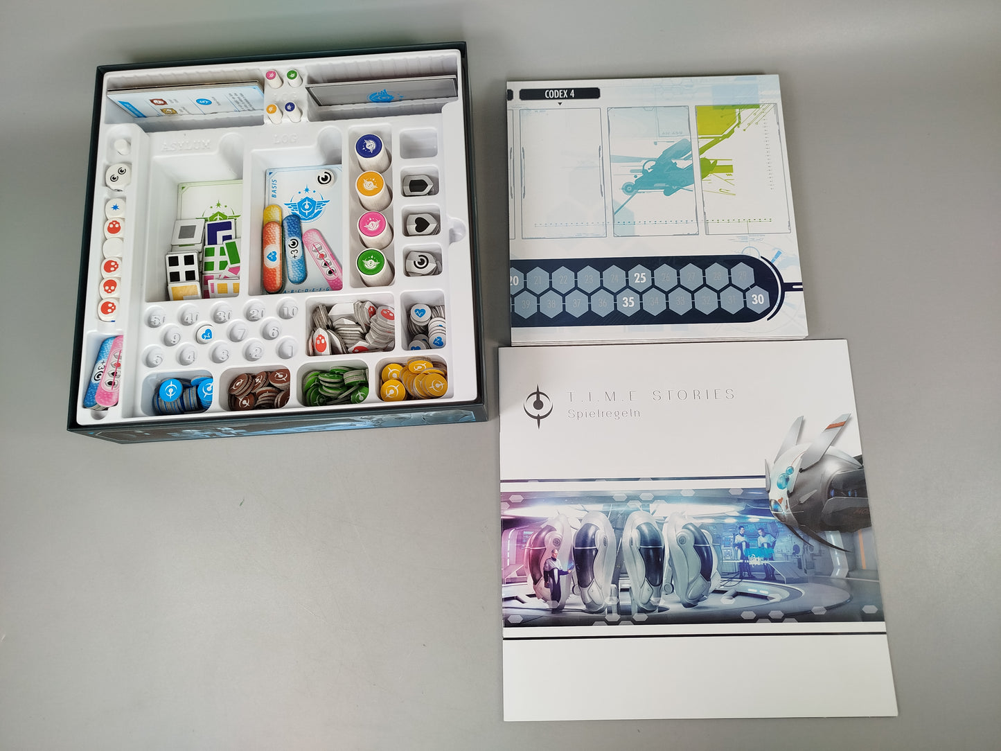T.I.M.E Stories Brettspiel - 5 Erweiterungen, OVP