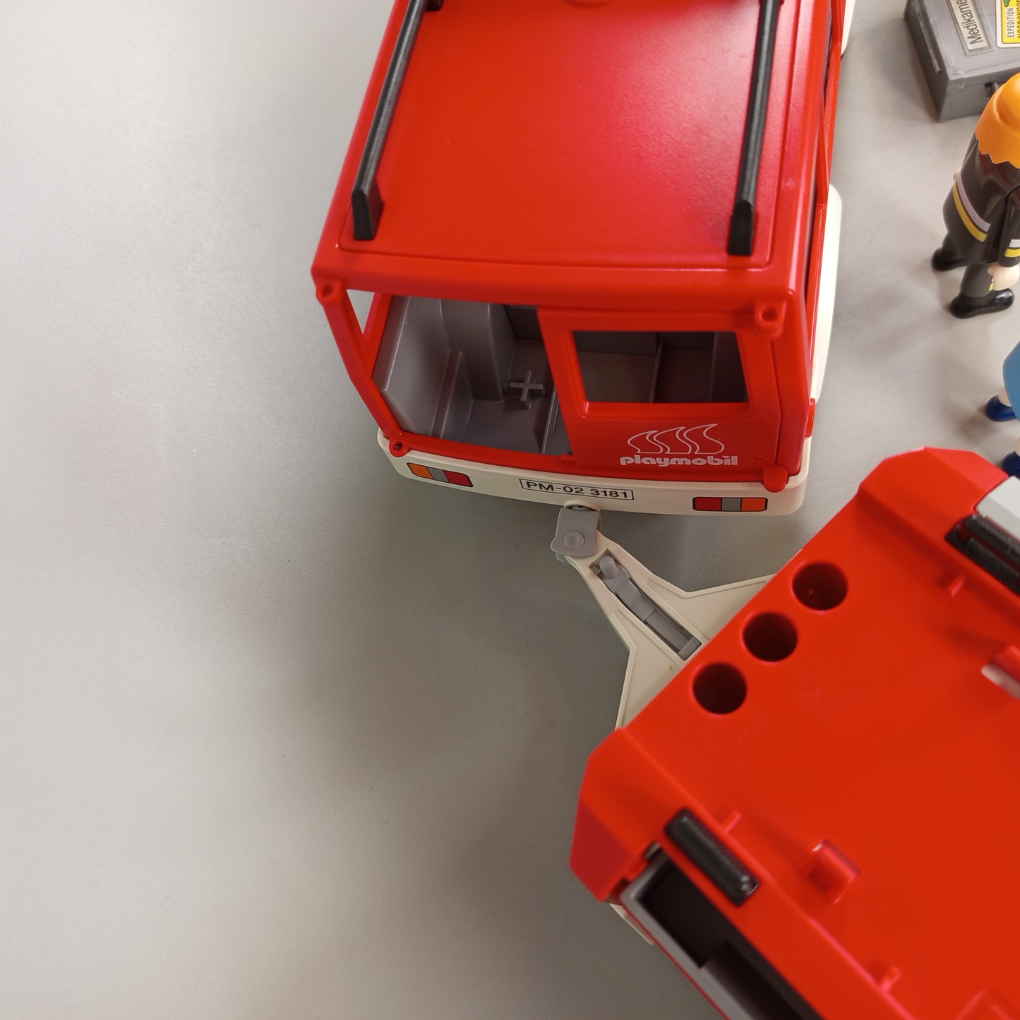 Playmobil Feuerwehr Fahrzeuge mit Anhänger & Figuren