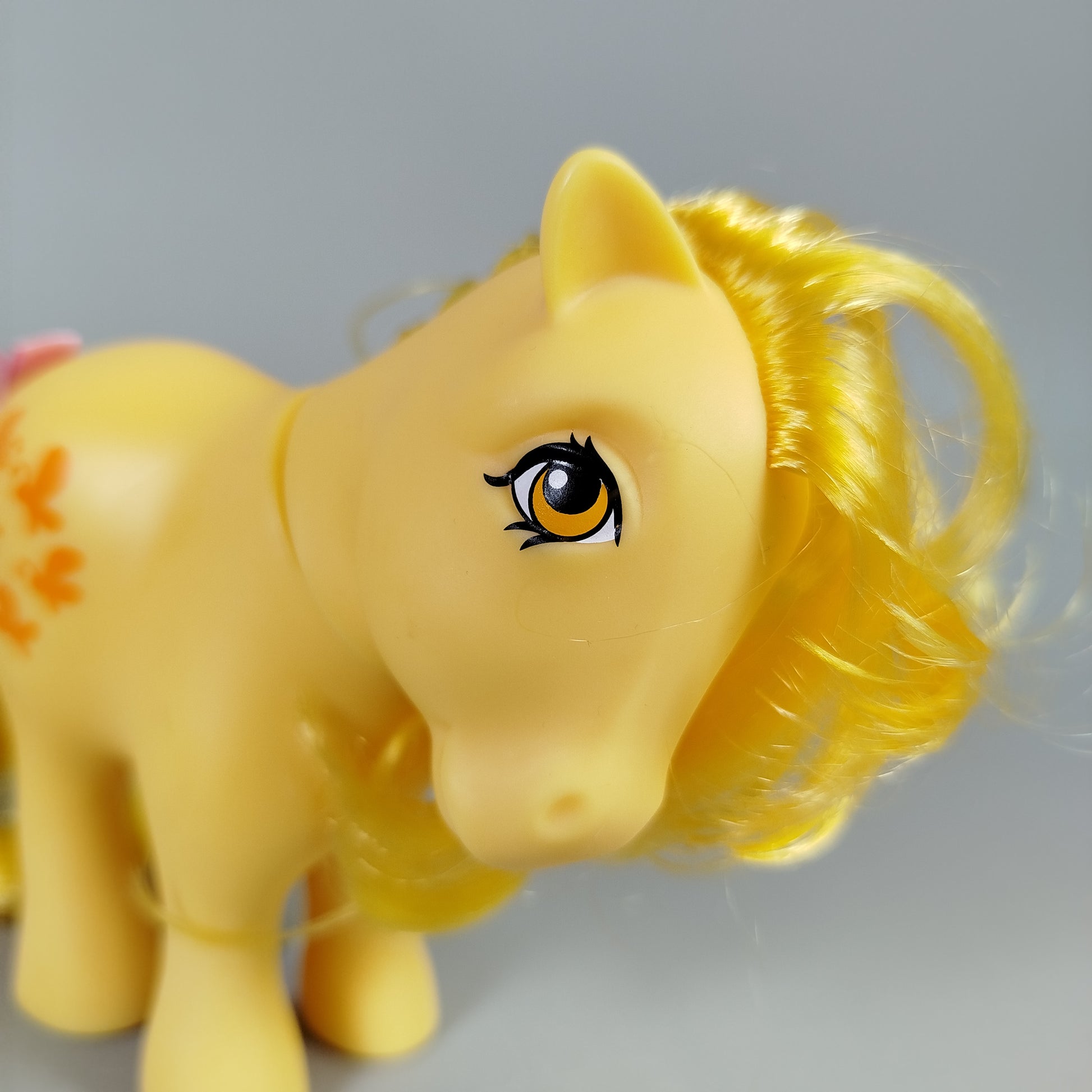 Hasbro My Little Pony Sammlerfigur – Vintage Schmetterlings-Design