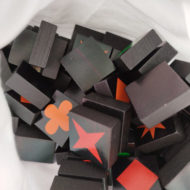 Schmidt Spiele Qwirkle Brettspiel – leichte Gebrauchsspuren