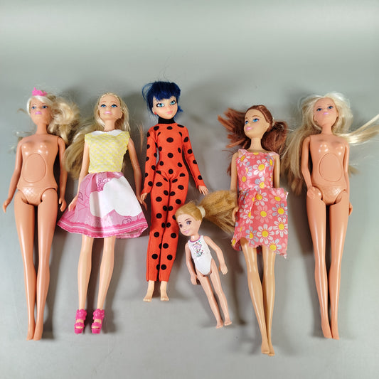 Puppen-Set von 6 – mit Kleidung & Zubehör, gemischt