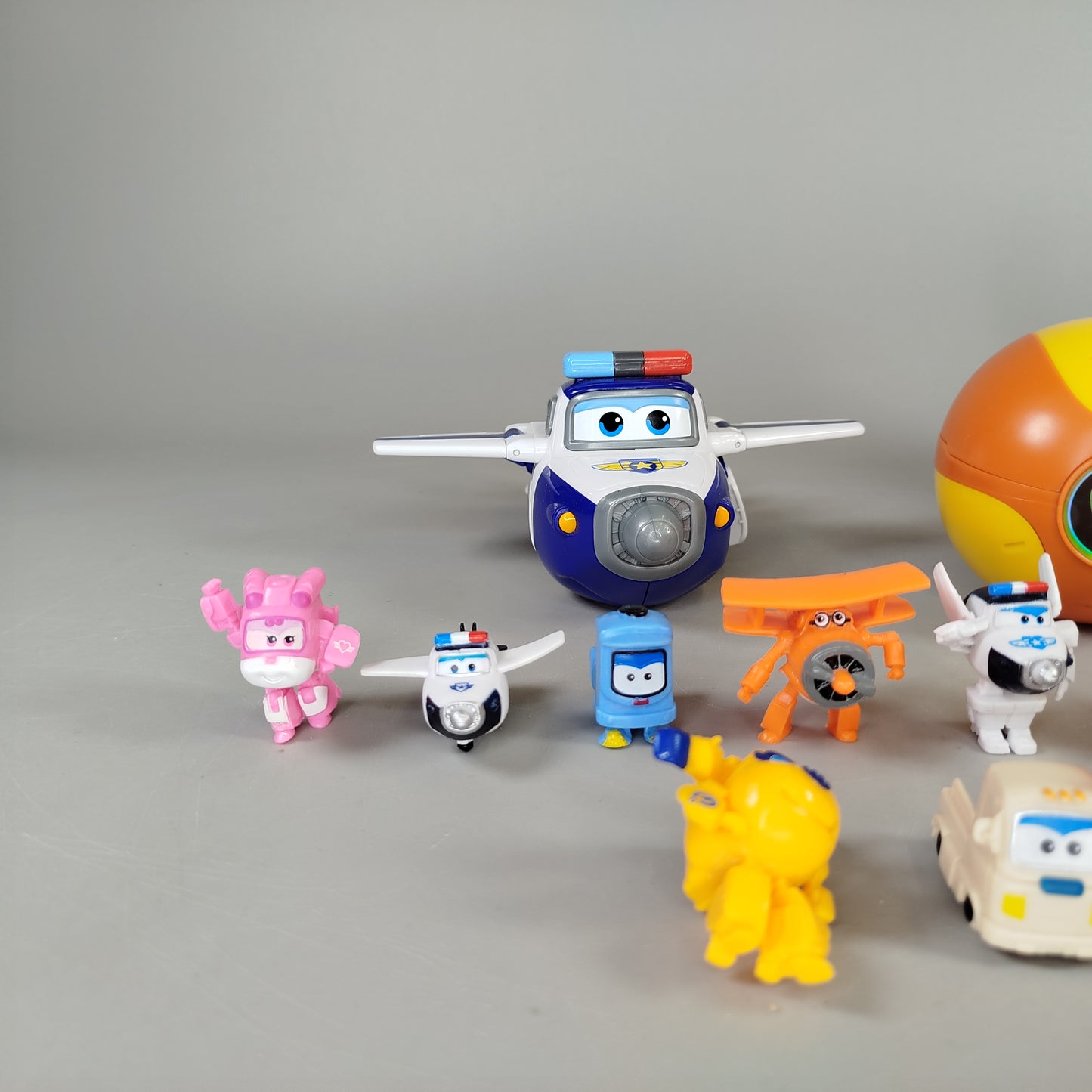 Super Wings Figuren Set - 18 Flugzeugfiguren