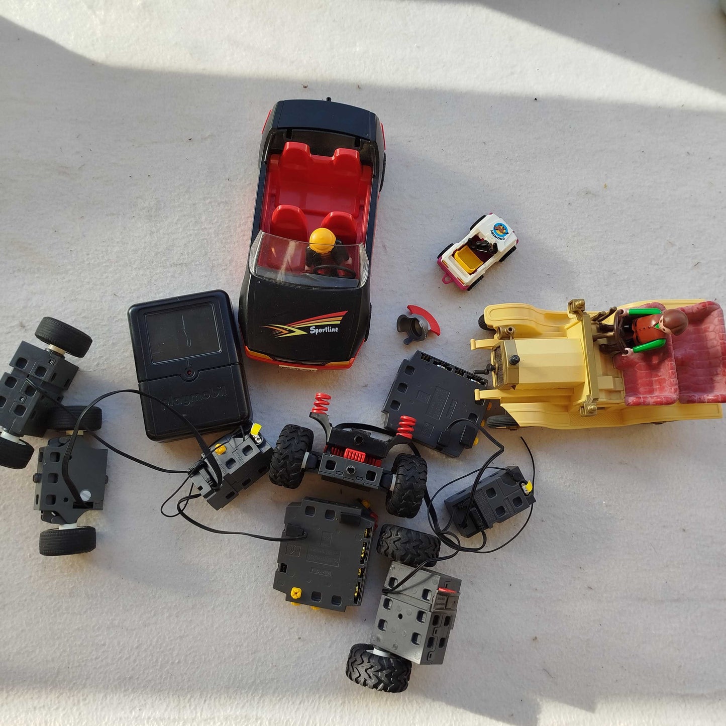 Playmobil Konvolut 6 kg – Fahrzeuge, Figuren, Zubehör