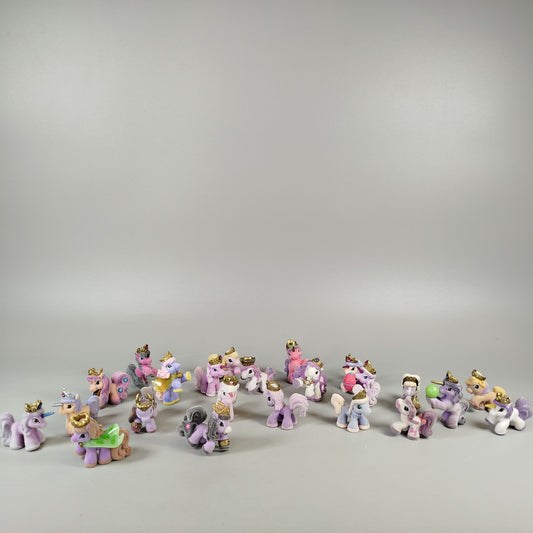 Sammelfiguren Fantasy Ponys Set – mit Kronen & Zubehör