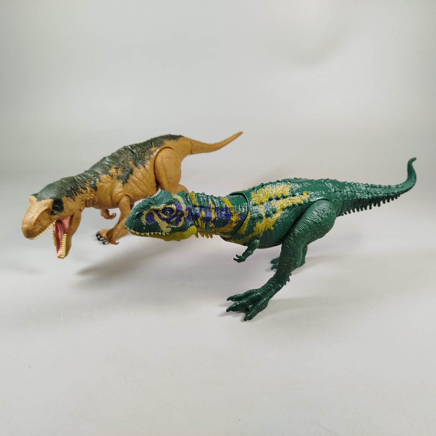 Mattel Jurassic World Set von 2 Dinosaurier Actionfiguren