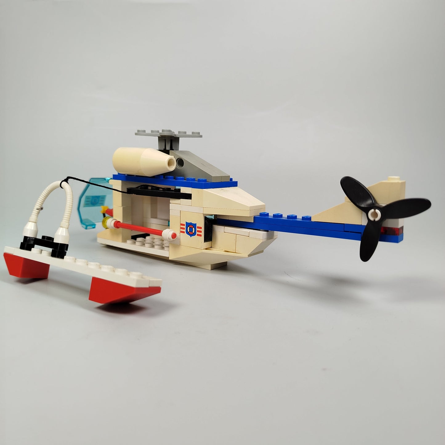 Lego Hubschrauber mit Rettungsplattform