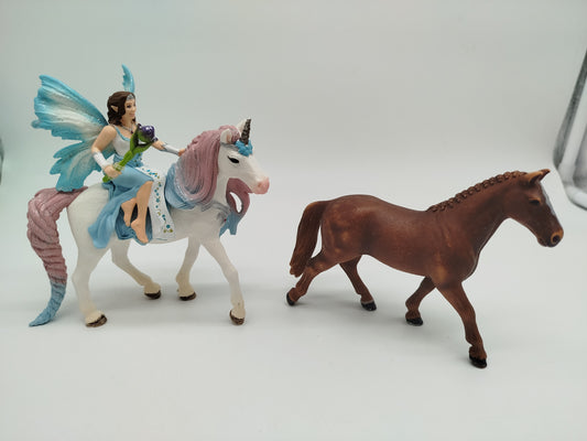 Schleich 70569 Eyela mit Prinzessinnen-Einhorn & Pferd