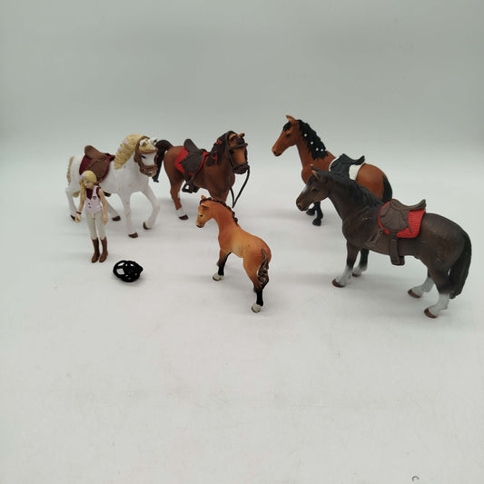 Schleich Bundle Pferde & Reiterin Set von 6 Pferdefiguren