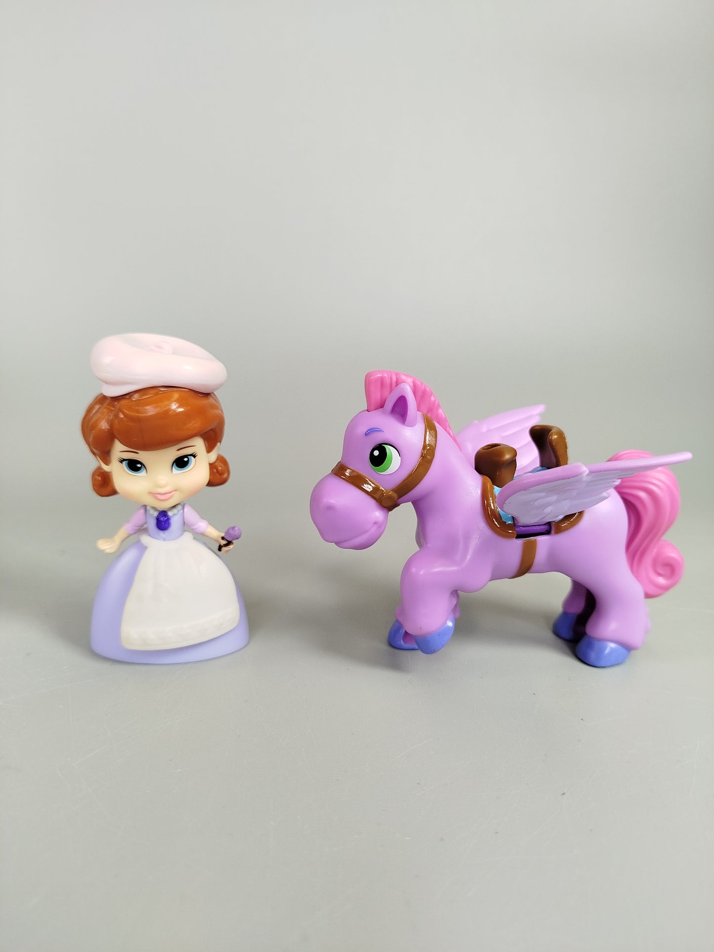 Mattel Sofia die Erste - Schloss mit Stall, Mini-Pegasus & Amber