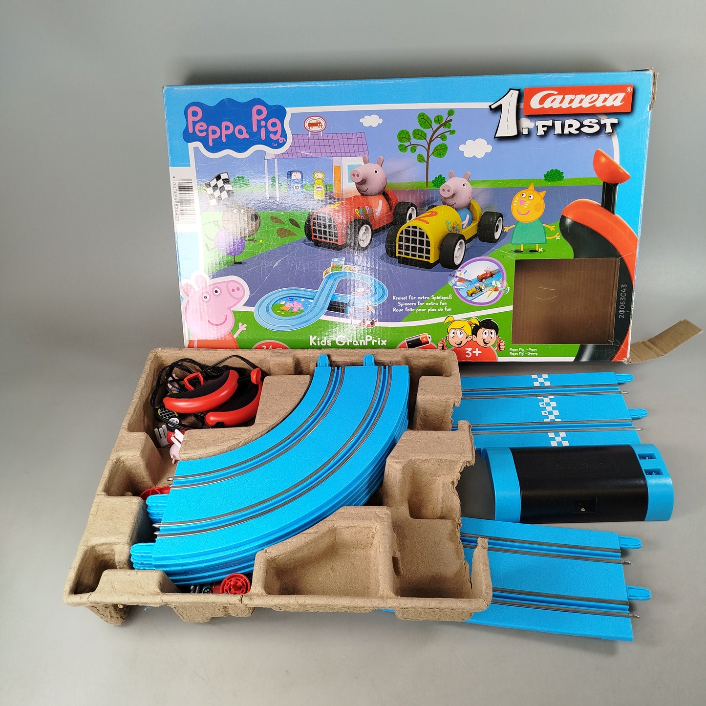 Carrera Kids GranPrix Peppa Pig Rennbahn 20063043