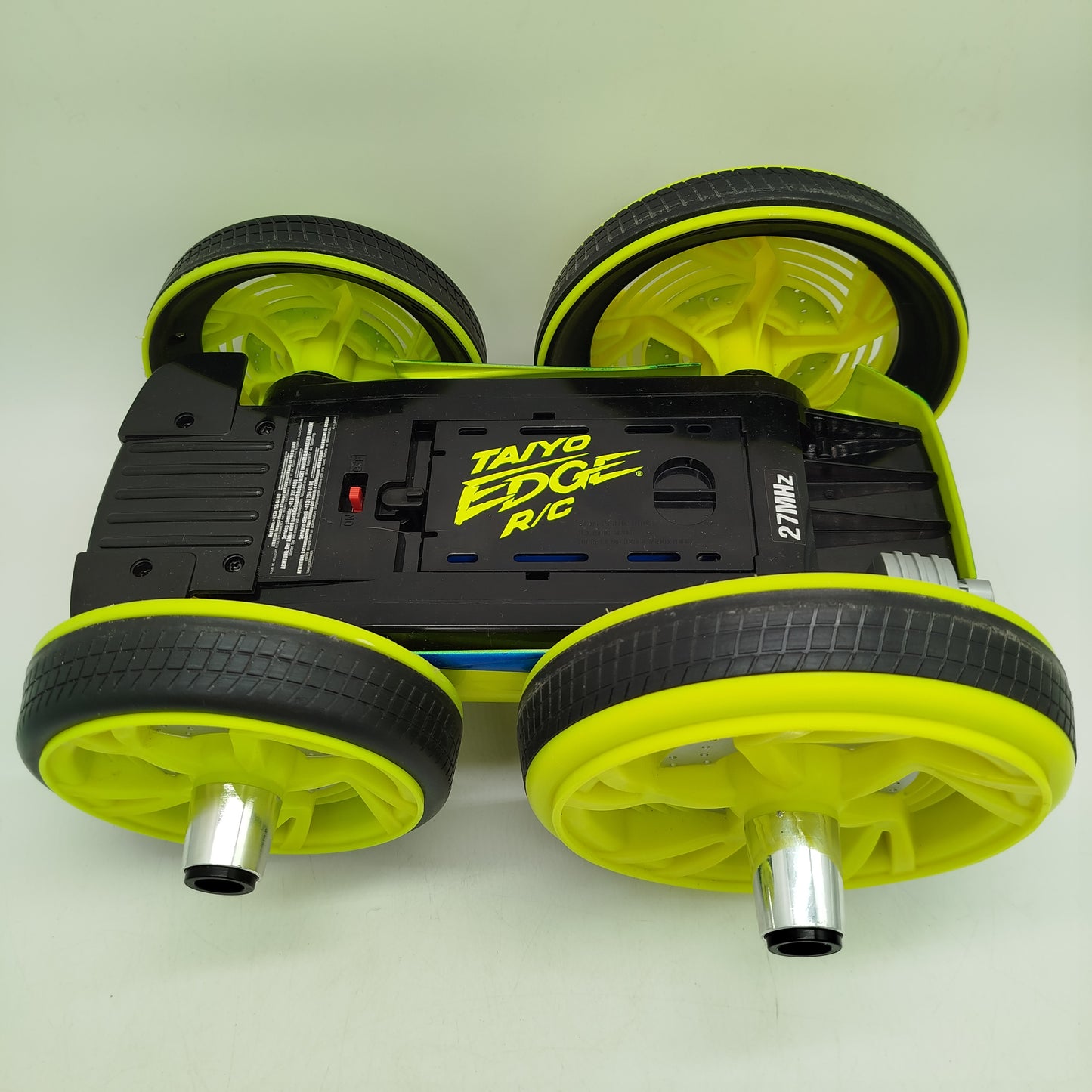 Taiyo Edge Runner R/C Stuntauto mit Fernsteuerung