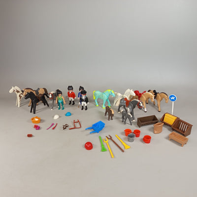 Bundle Playmobil Set von 15 Figuren & Pferde, gebraucht, ab 6 Jahre