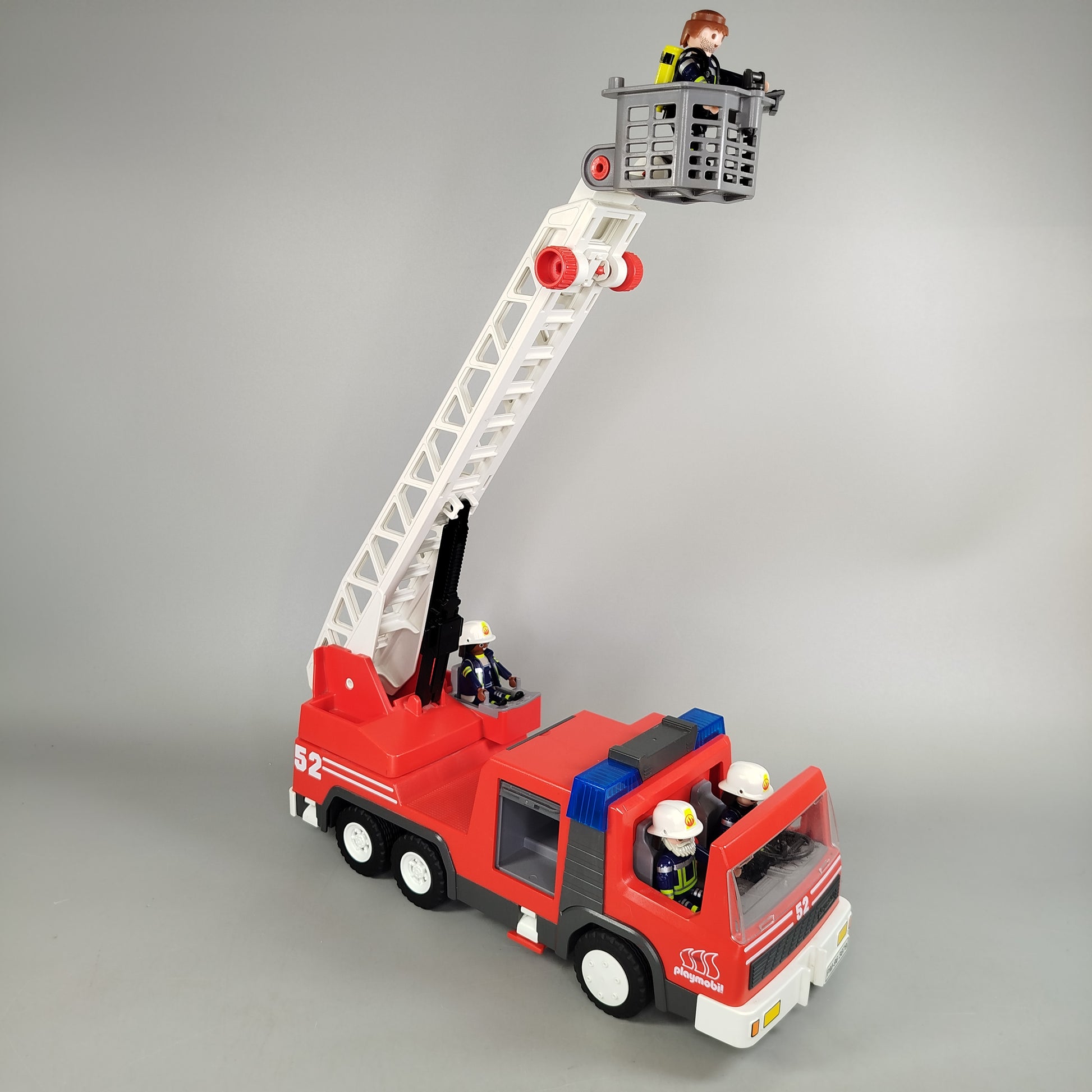 Playmobil Feuerwehrfahrzeug mit Leiter – Set von 4 Figuren