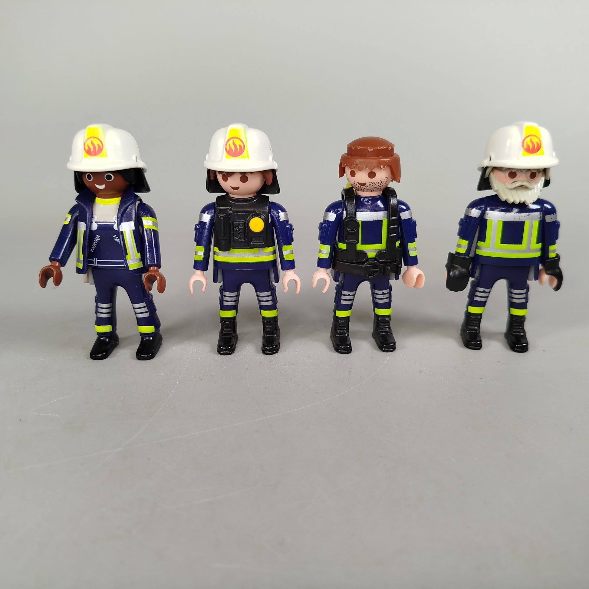 Playmobil Feuerwehrfahrzeug mit Leiter – Set von 4 Figuren