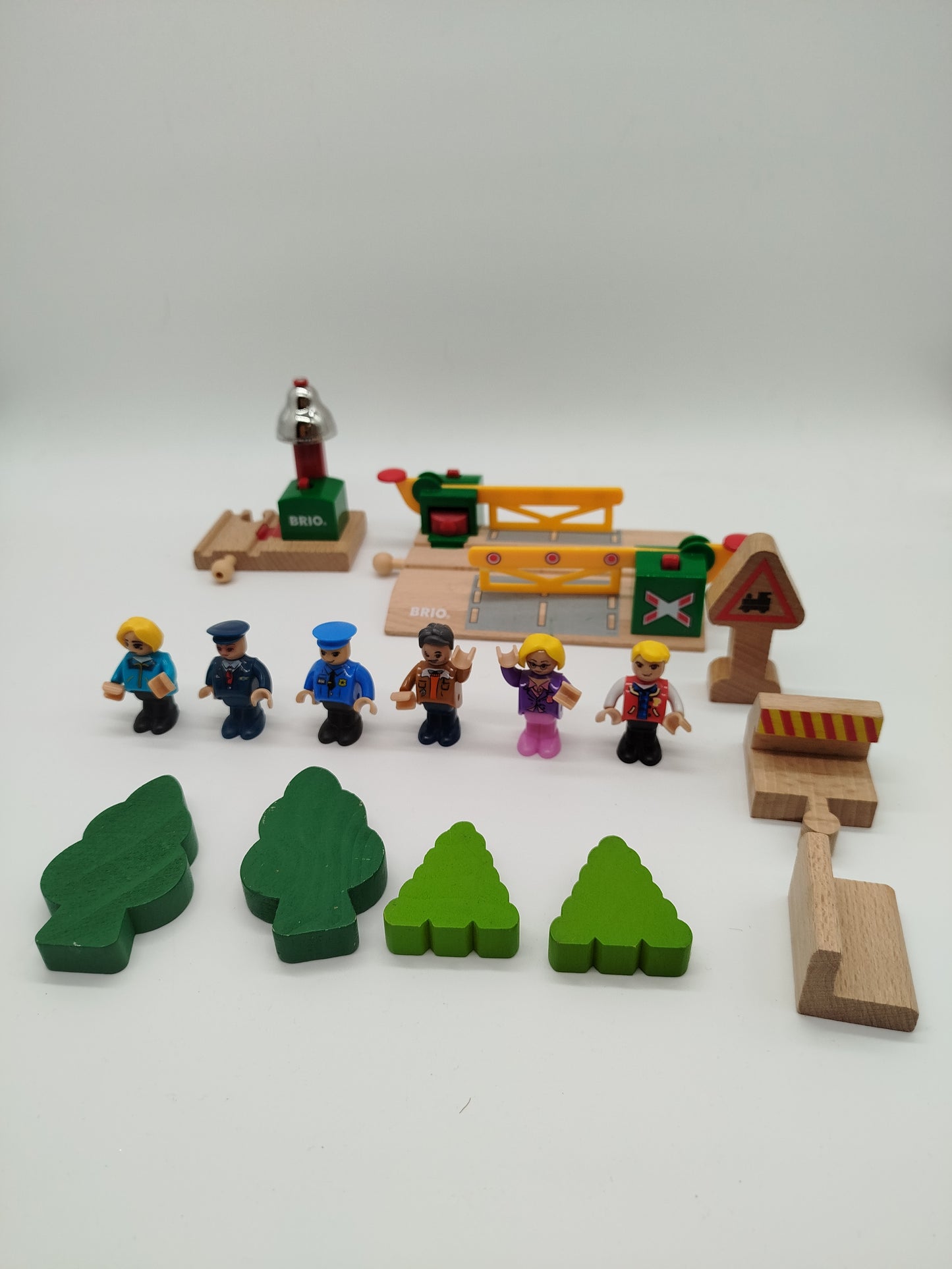 BRIO Brio Holzeisenbahn Set – Autohaus, Schienen & Zubehör