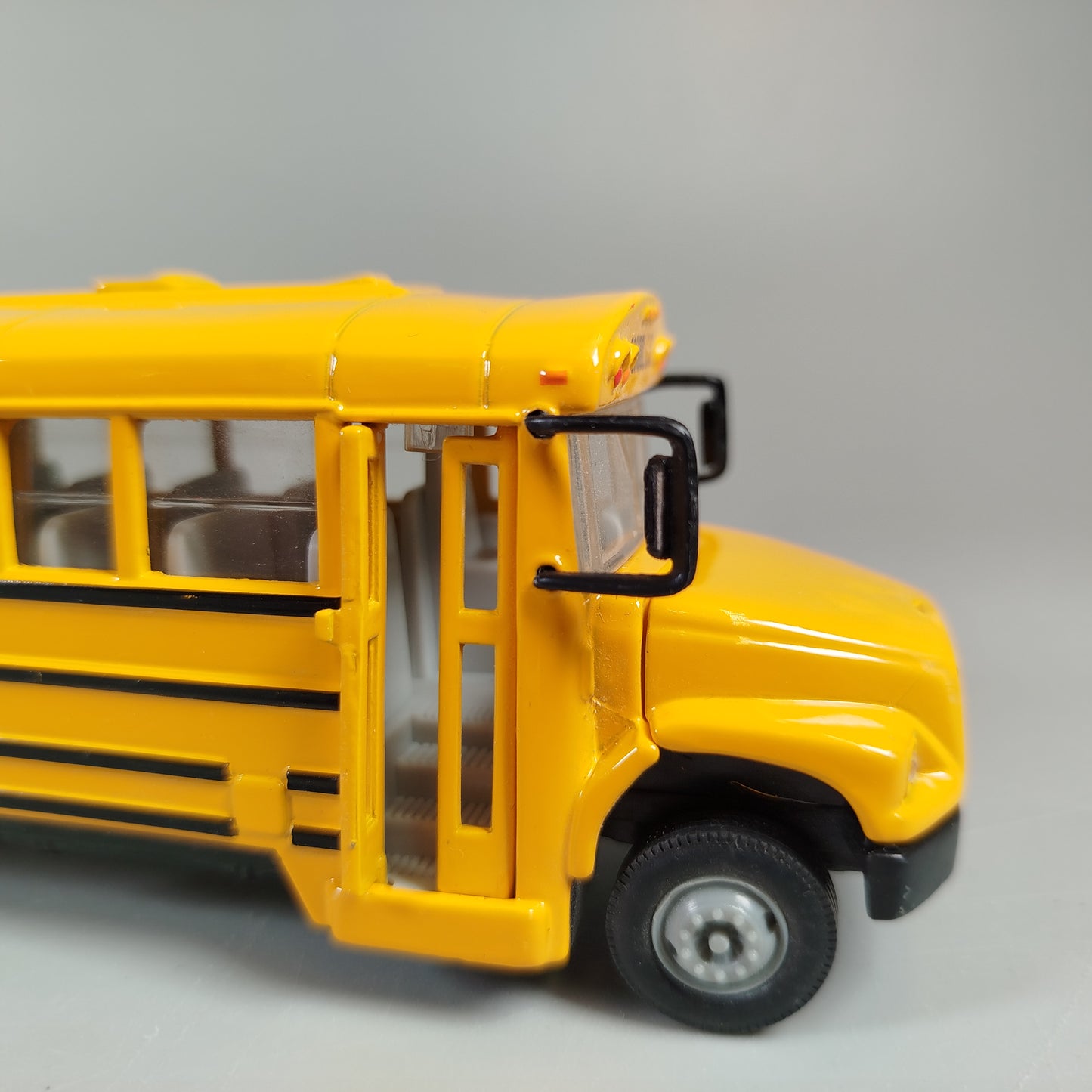 Siku Fahrzeuge Set - Schulbus & Straßenbahn, Modelle