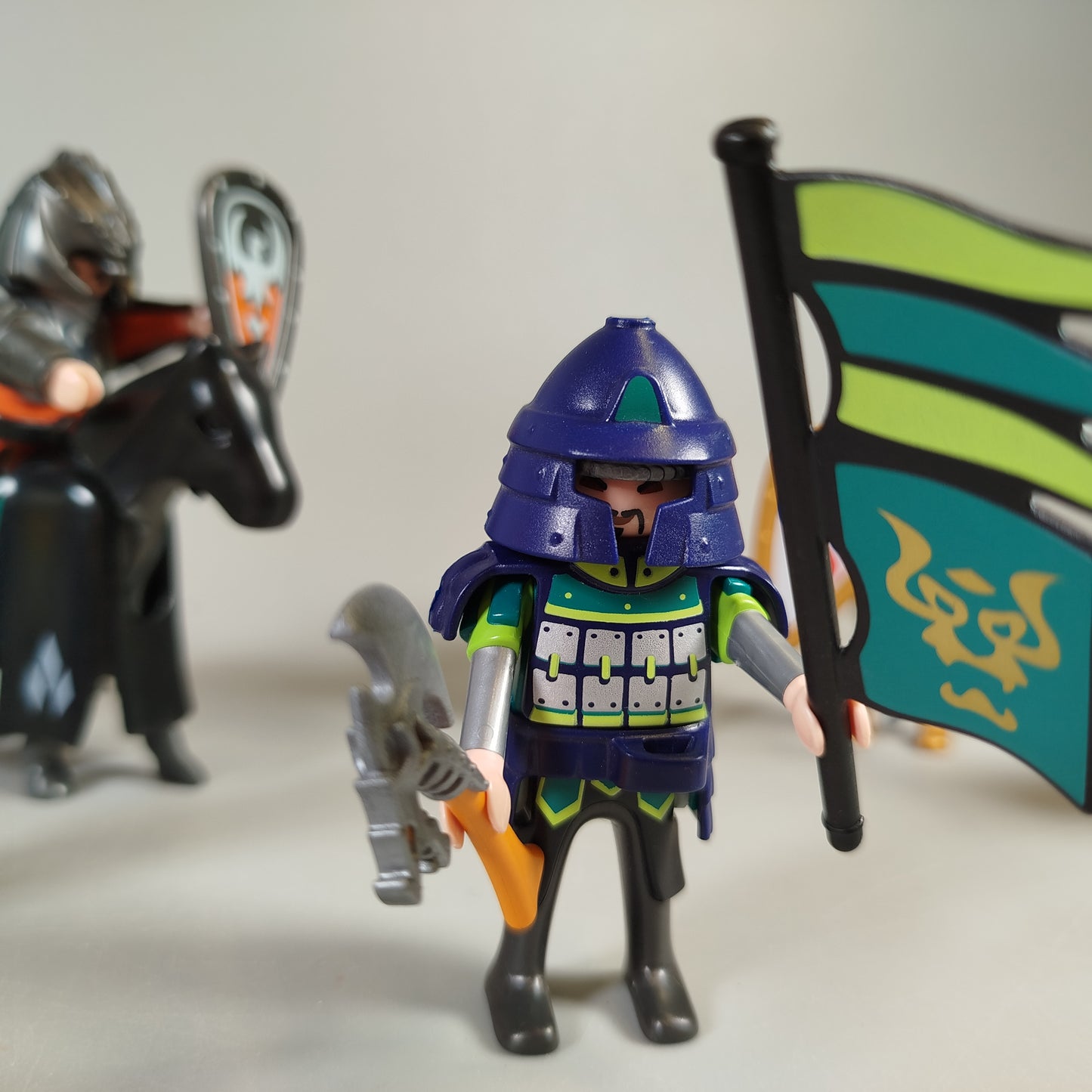Playmobil Figuren-Set – Polizisten, Ritter, Feuerwehr – 7 Stück