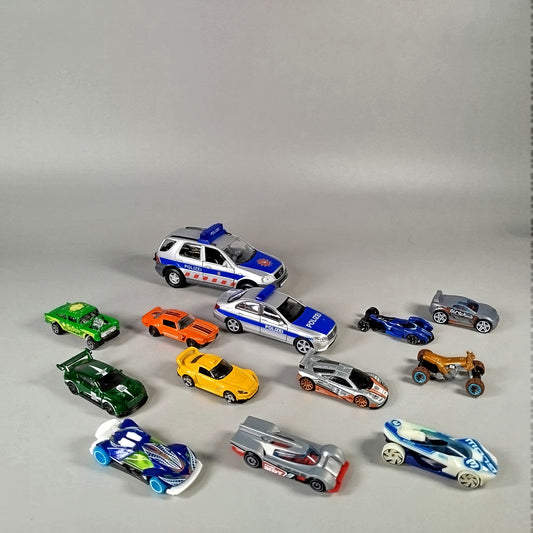 Die-Cast Spielzeugautos Set - 13 verschiedene Modelle