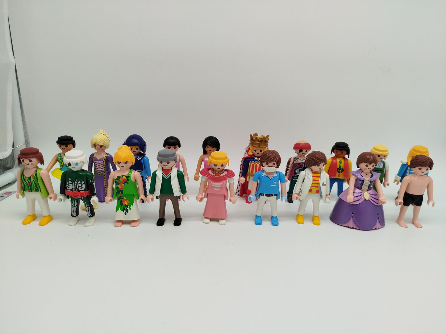 Playmobil Figuren - Set von 39 Figuren mit Zubehör