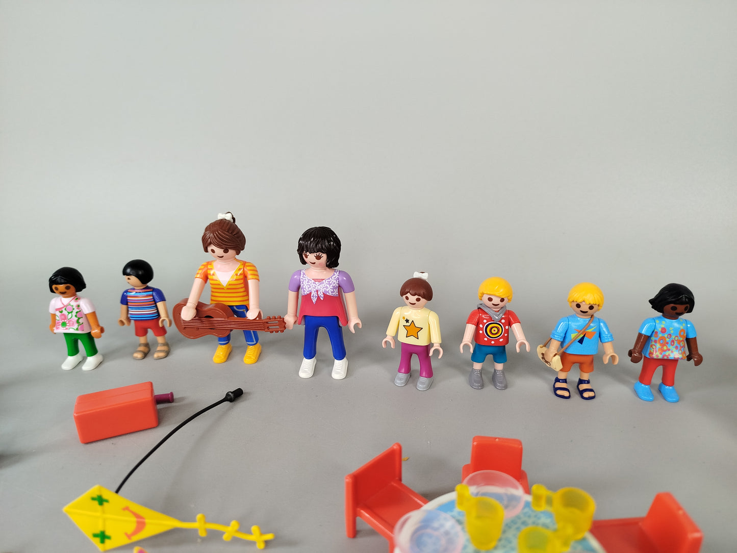 Playmobil Kindertagesstätte Spielset – mit Gebäude, Zubehör & 8 Figuren