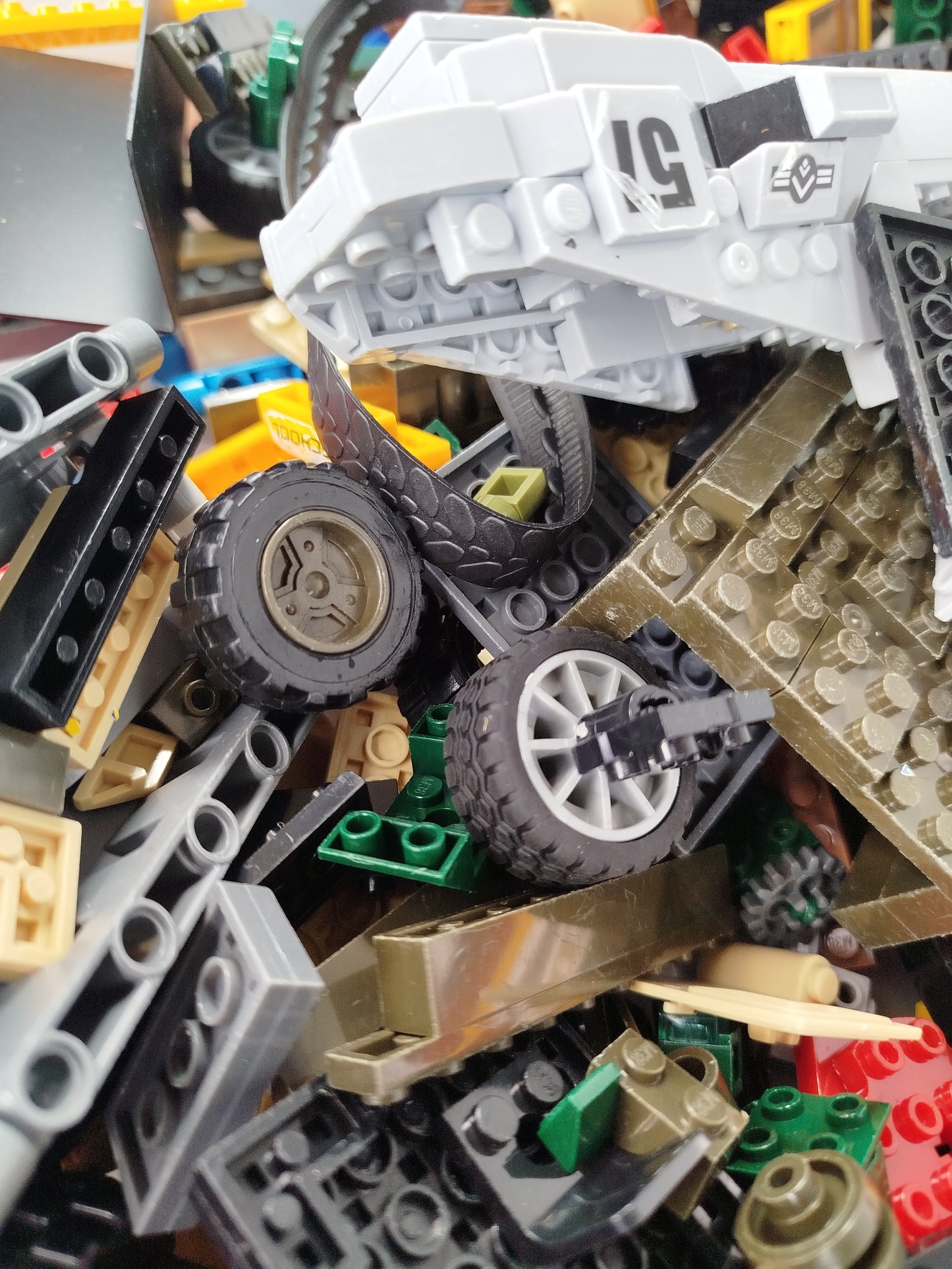 Konvolut ca. 3,5 kg Sluban MB Klemmbausteine