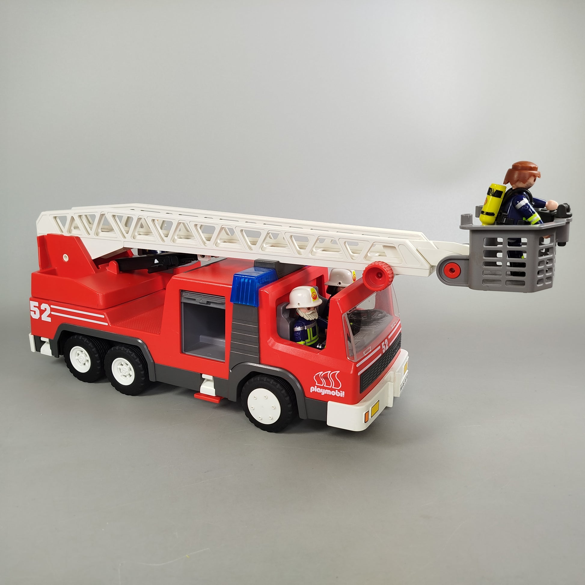 Playmobil Feuerwehrfahrzeug mit Leiter – Set von 4 Figuren