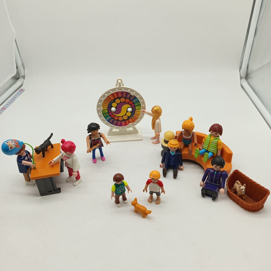 Playmobil Figuren Set von 14 – mit Zubehör