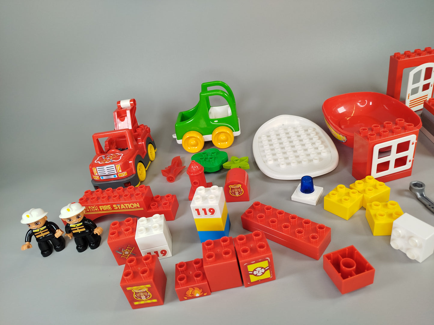 Duplo & Primo Feuerwehr-Spielset mit Bausteinen Fahrzeugen Figuren