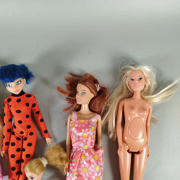 Puppen-Set von 6 – mit Kleidung & Zubehör, gemischt