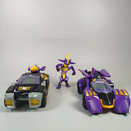 Fahrzeuge und Figuren - Set von 3