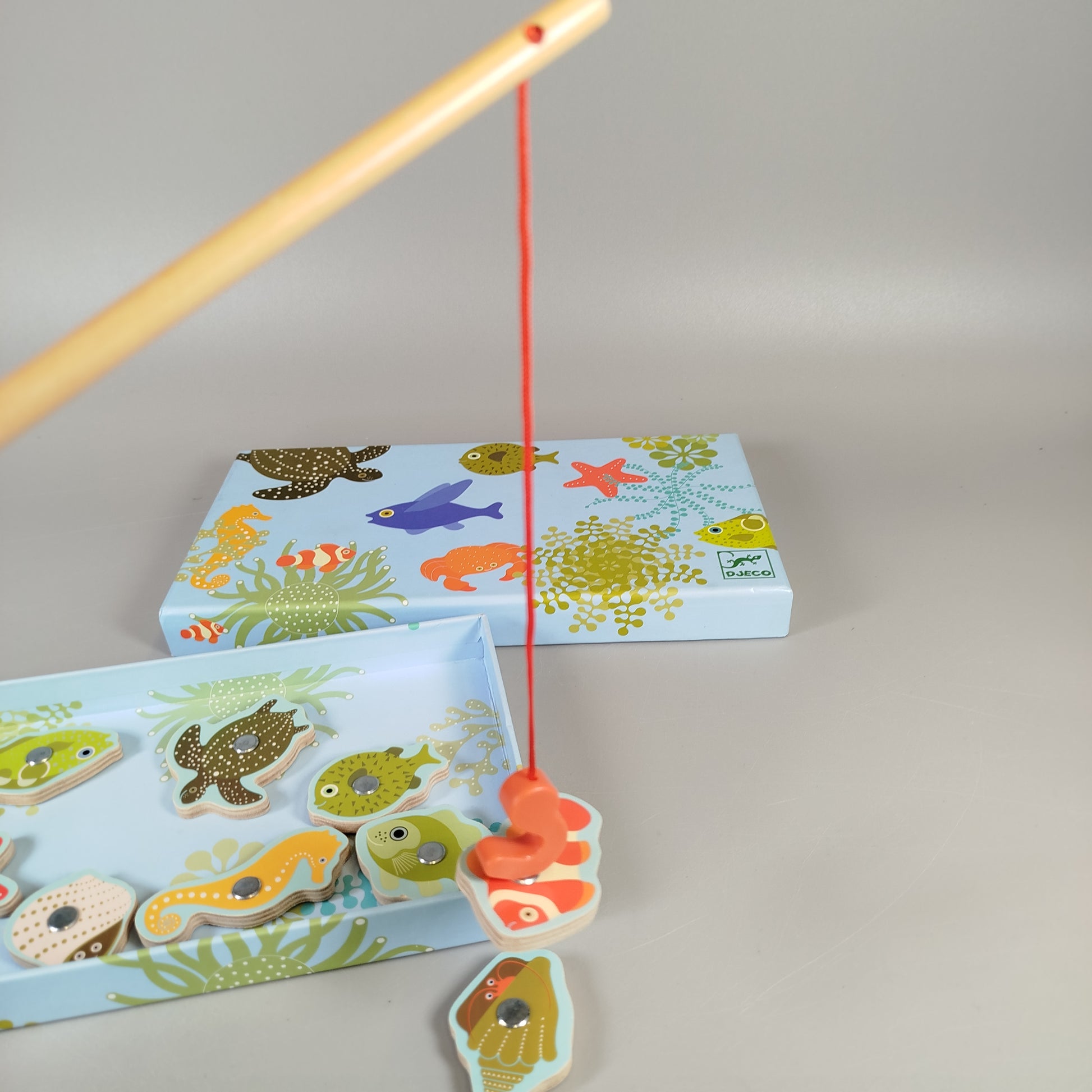 Holzspielzeug Set von 3 – Angelspiel, Tamburin, Steckpuzzle