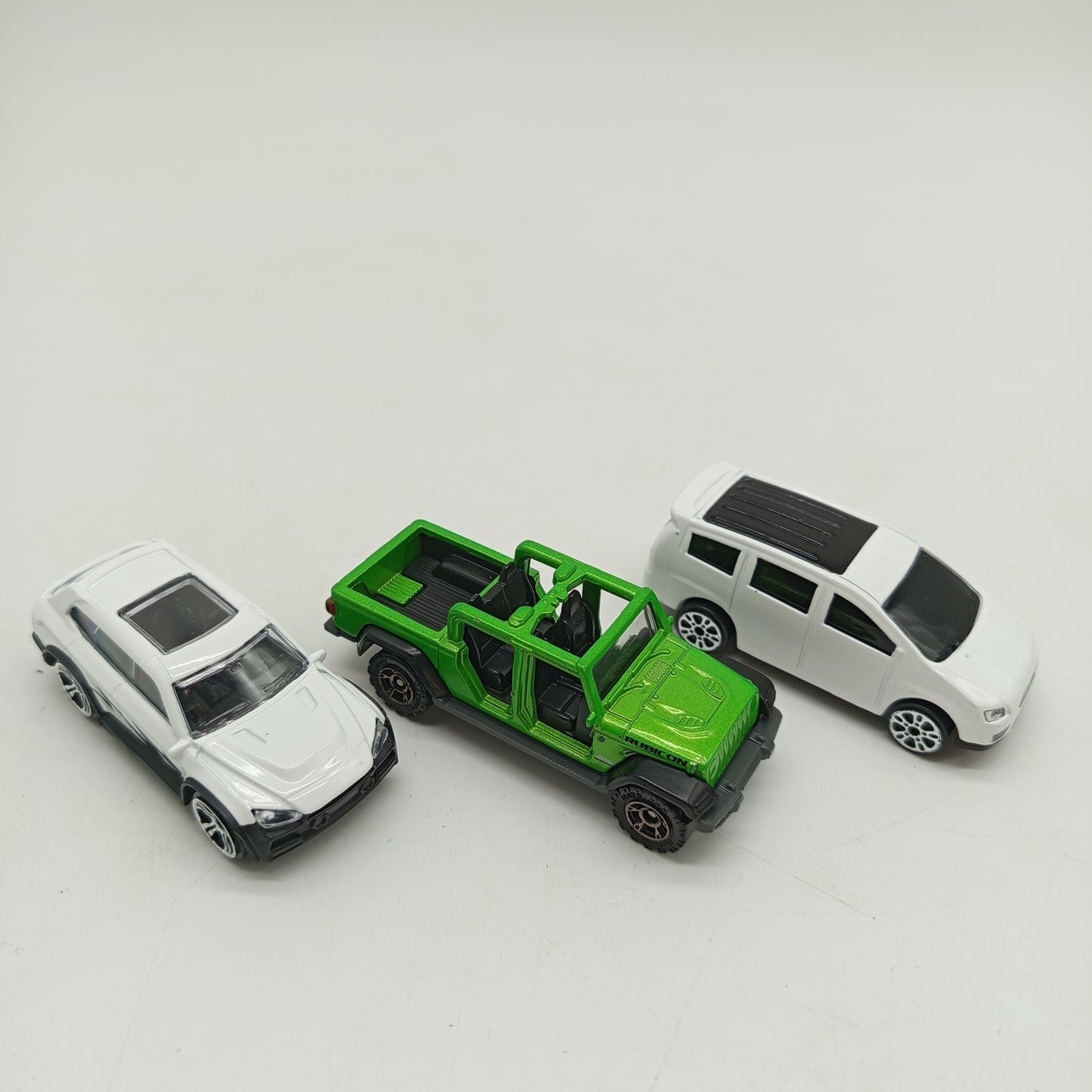 Fahrzeug Set von 11 – Autos, Betonmischer, Militärfahrzeug & Hubschrauber