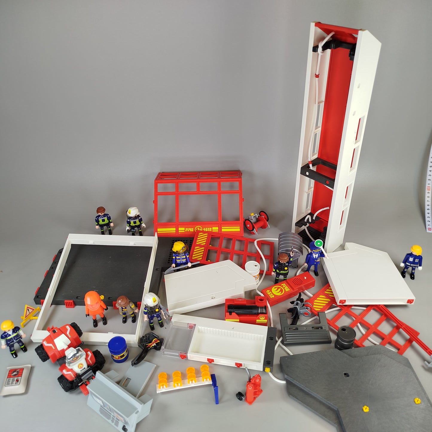 Playmobil Feuerwehrstation 4512 – Set mit Figuren & Fahrzeugen, ca. 1,3 kg