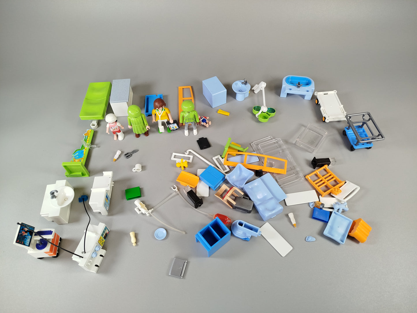 PLAYMOBIL Krankenhaus - Rettungshubschrauber und Notaufnahme